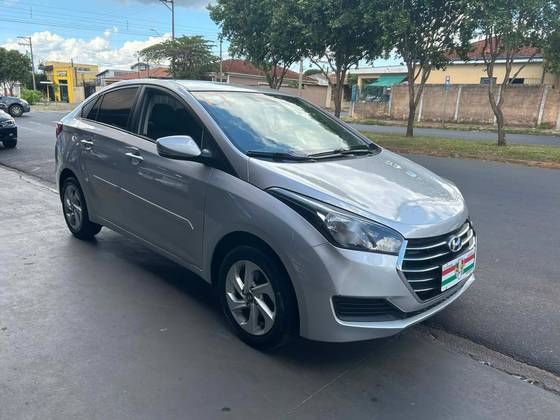 HYUNDAI HB20S 1.6 COMFORT STYLE 16V FLEX 4P AUTOMÁTICO